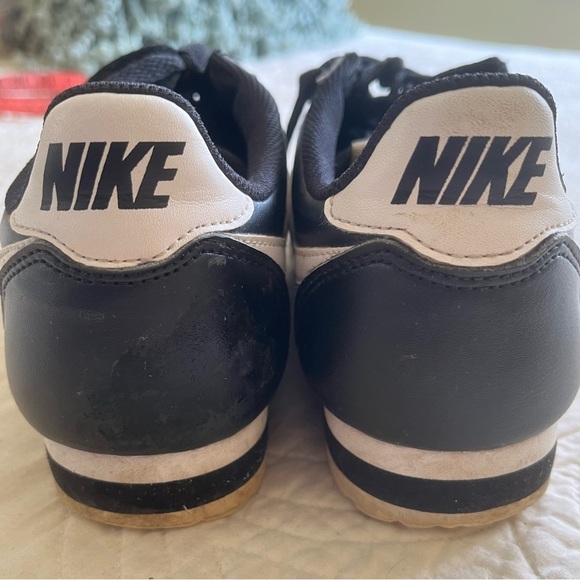 20% OFF 2+ BUNDLES! Nike “Cortez” Sneakers. Black & White. US 7.5/EUR 38.5 - Picture 9 of 10